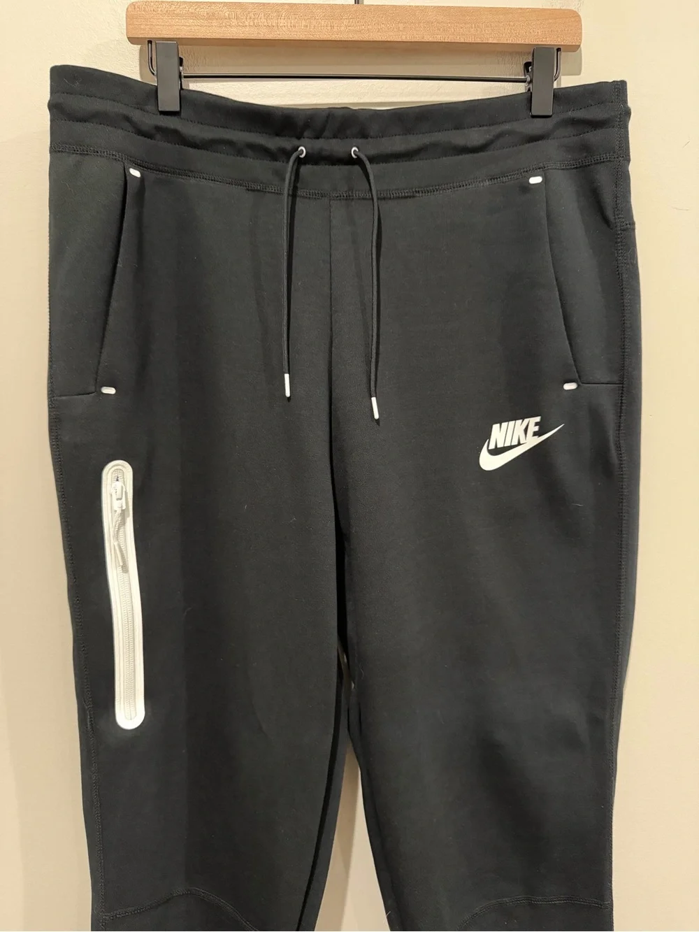 NIKE Sportswear Tech Fleece Women's Joggers Black White 931828-011 Size Large